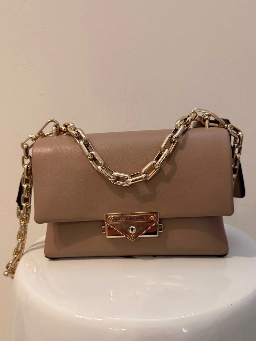Michael Kors material leather